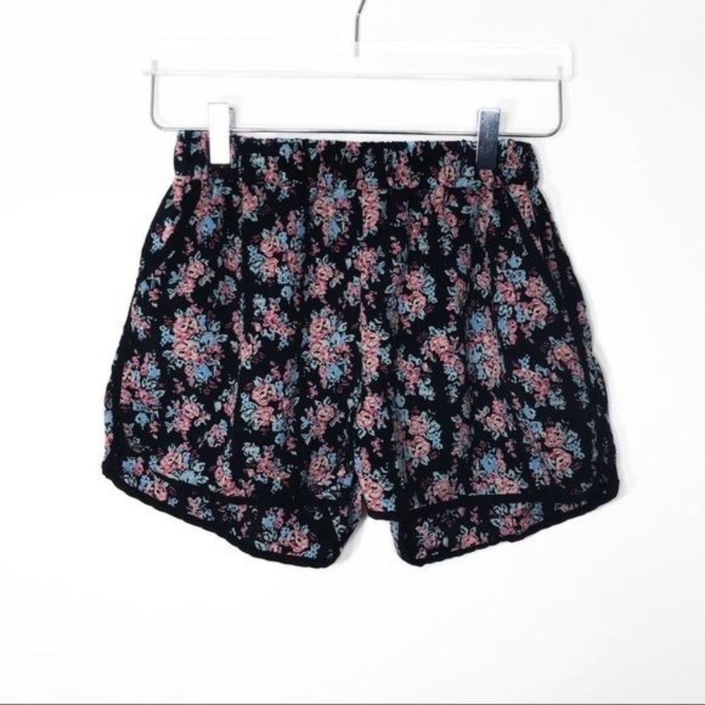 RUE 21 Floral Print Elastic Waist Shorts Size Small